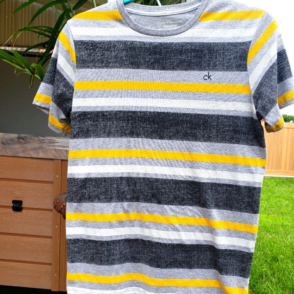 Calvin Klein boys tee-shirt